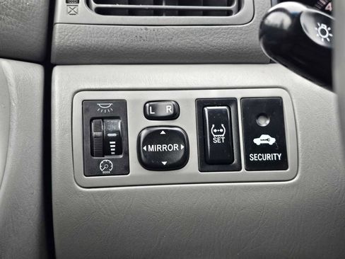 Used 2005 Toyota Corolla LE image 29