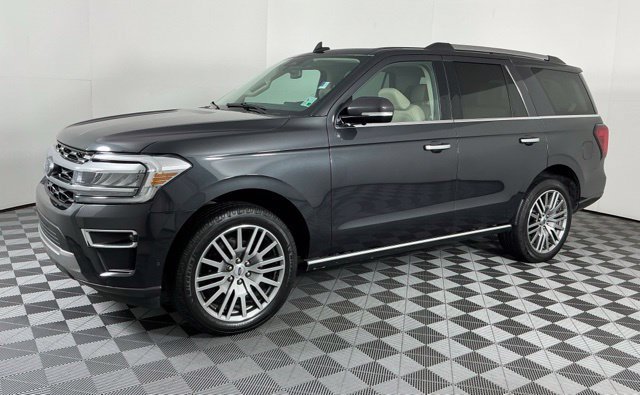 Used 2022 Ford Expedition Limited RWD image 4
