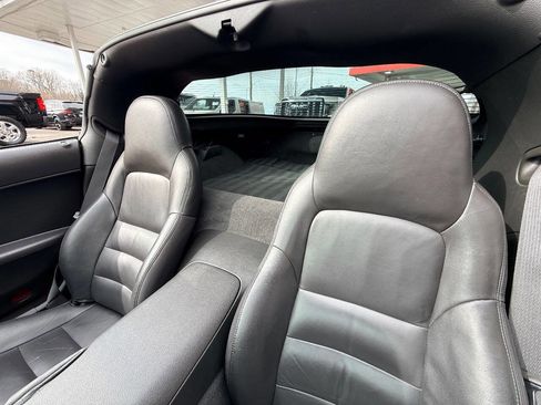 Used 2006 Chevrolet Corvette Coupe w/ Performance Package image 30