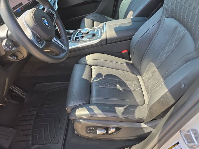 Used 2026 BMW X7 M60i AWD/4WD image 21