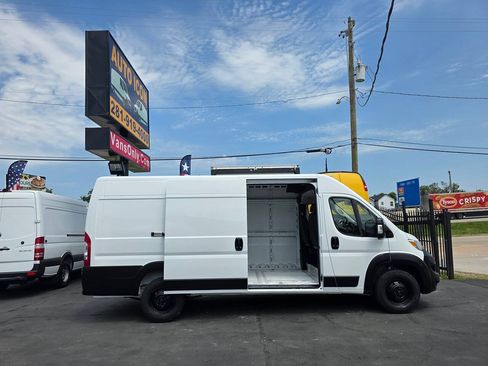 Used 2025 RAM ProMaster 3500 w/ Convenience Group FWD image 5
