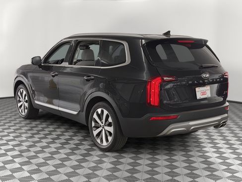 Used 2021 Kia Telluride S FWD image 3