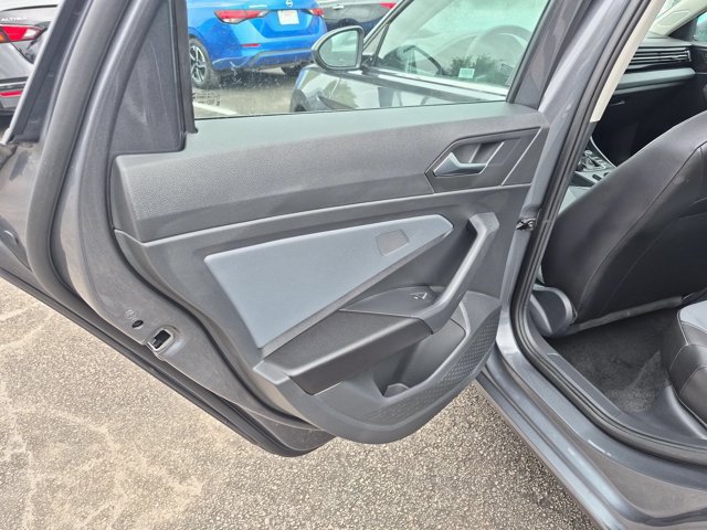 Used 2026 Volkswagen Jetta SE FWD image 24