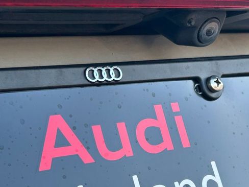 Used 2022 Audi e-tron Premium Plus w/ Premium Plus Package image 77