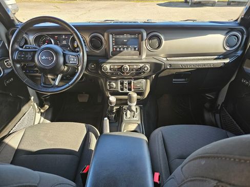 Used 2023 Jeep Wrangler Unlimited w/ Cold Weather Group image 16