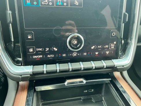 Used 2025 GMC Yukon Denali image 17