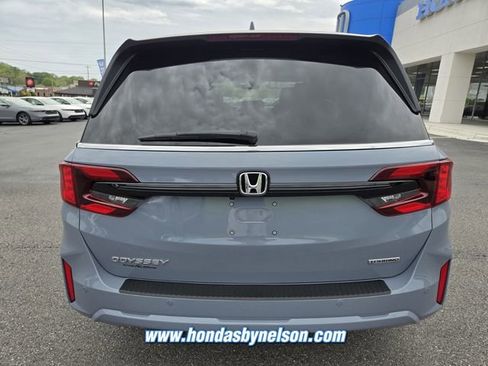 New 2026 Honda Odyssey Touring image 6