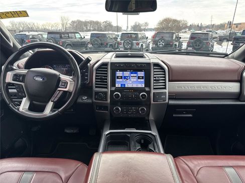 Used 2019 Ford F250 Platinum w/ Platinum Ultimate Package AWD/4WD image 29