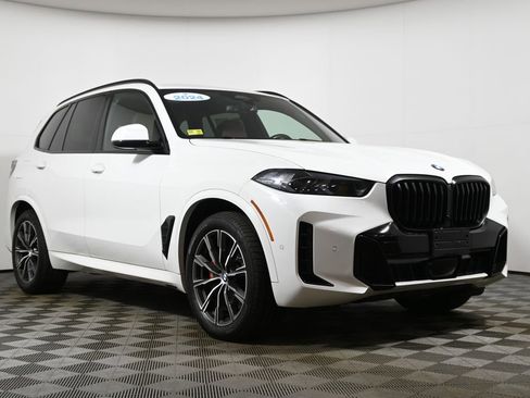 Used 2024 BMW X5 xDrive40i w/ M Sport Package image 9