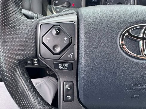 Used 2020 Toyota Tacoma TRD Sport w/ Technology Package AWD/4WD image 18