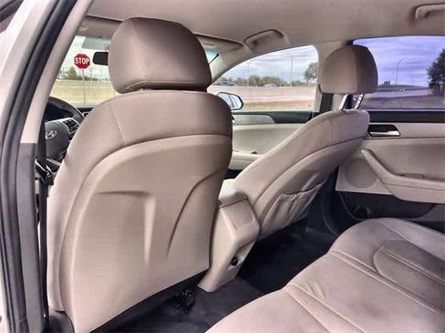 Used 2018 Hyundai Sonata SE image 13
