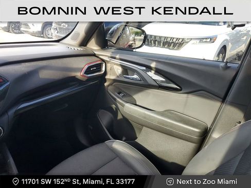 Used 2022 Chevrolet TrailBlazer RS w/ Sun and Liftgate Package image 17