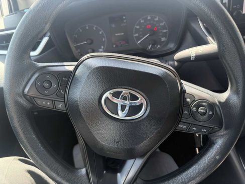 Used 2025 Toyota Corolla LE FWD image 18