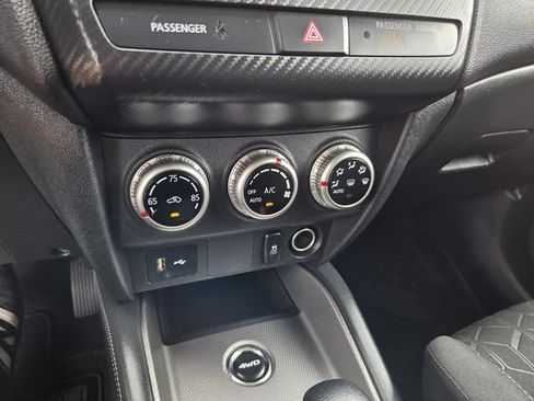 Used 2025 Mitsubishi Outlander Sport LE AWD/4WD image 11