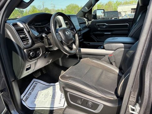 Used 2024 RAM 1500 Laramie AWD/4WD image 15