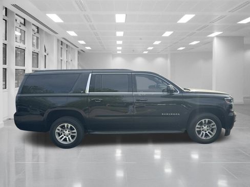 Used 2020 Chevrolet Suburban LT RWD image 4