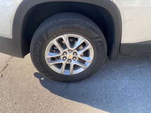 Used 2019 Chevrolet Traverse LT image 5