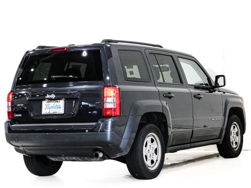 Used 2016 Jeep Patriot Sport w/ Power Value Group FWD image 6