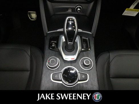 Used 2022 Alfa Romeo Stelvio Sprint image 21