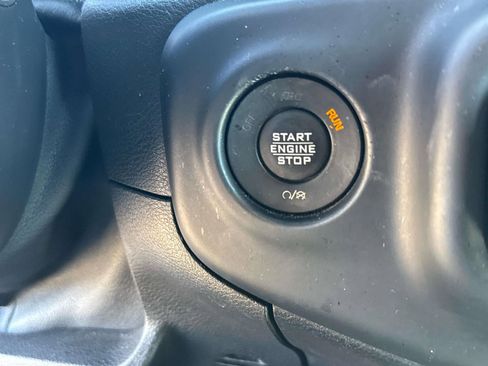 Used 2019 Jeep Wrangler Unlimited Sahara w/ Uconnect 4C Nav & Sound Group image 21