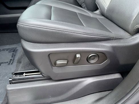 Used 2022 Chevrolet Silverado 1500 LTZ AWD/4WD image 14