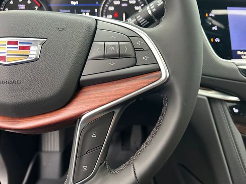 New 2026 Cadillac XT5 Premium Luxury w/ LPO, Floor Liner Package image 17