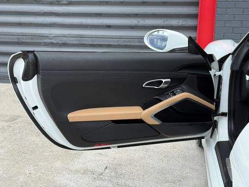 Used 2019 Porsche 718 Boxster RWD image 19