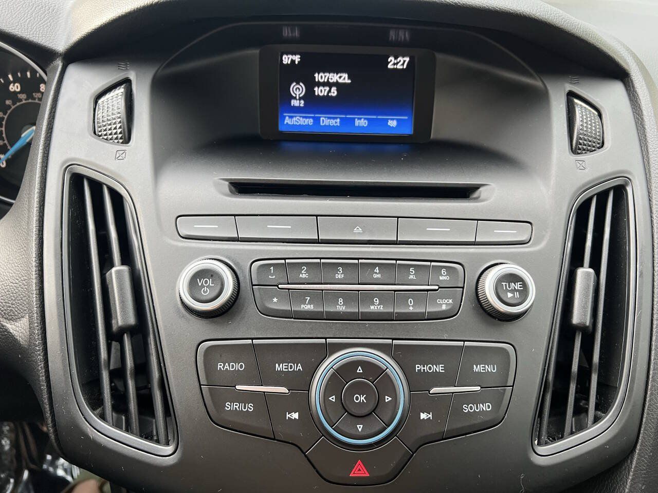 Used 2016 Ford Focus SE FWD image 18