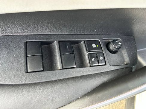 Used 2023 Toyota Corolla SE FWD image 17