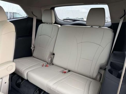 Used 2021 Buick Enclave Essence w/ Sport Touring Edition image 16