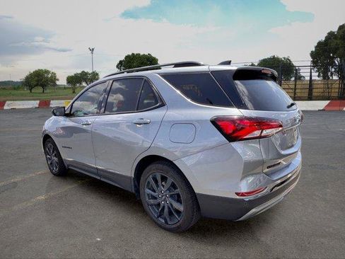 Used 2023 Chevrolet Equinox RS FWD image 4