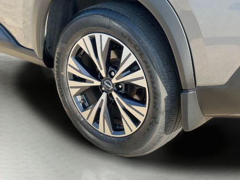 Used 2023 Nissan Rogue SV w/ SV Premium B Package FWD image 10