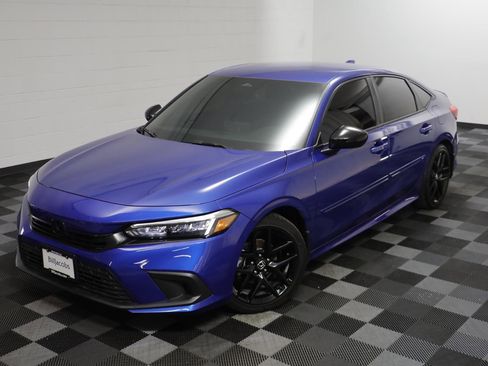 Used 2024 Honda Civic Sport image 2