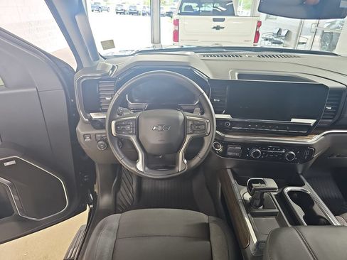 Certified 2026 Chevrolet Silverado 1500 RST AWD/4WD image 19