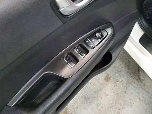 Used 2017 Kia Optima LX image 12