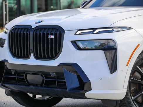 Used 2023 BMW X7 M60i w/ Executive Package image 6