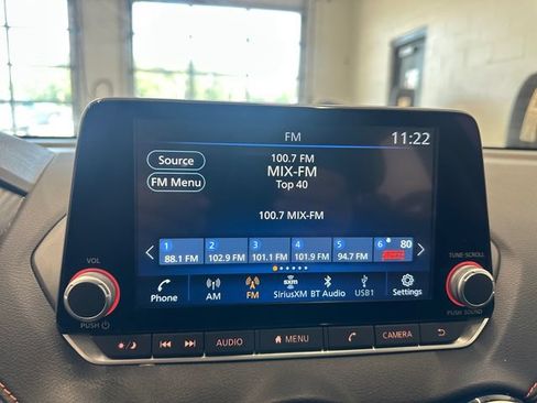 Used 2025 Nissan Sentra SR FWD image 27