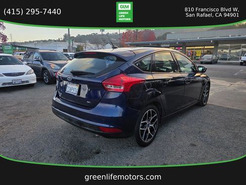 Used 2017 Ford Focus SEL w/ Cold Weather Package FWD image 4