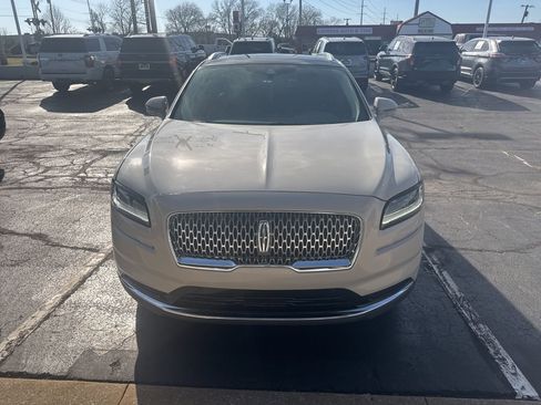 Used 2021 Lincoln Nautilus Reserve w/ Equipment Group 201A AWD/4WD image 9