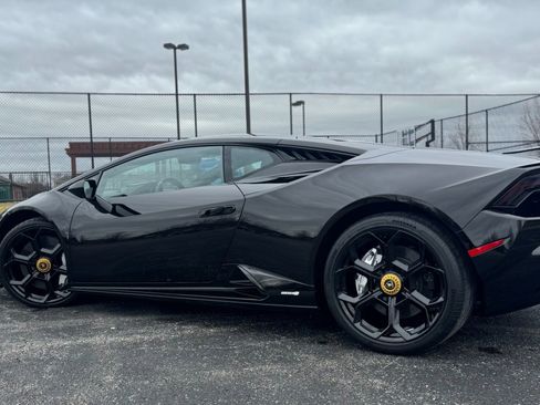 Used 2024 Lamborghini Huracan Tecnica RWD image 4