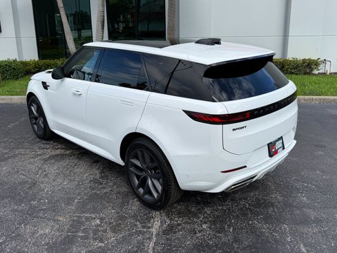Used 2025 Land Rover Range Rover Sport Dynamic SE AWD/4WD image 14