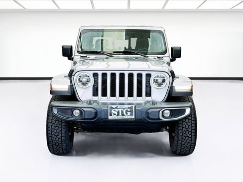 Used 2020 Jeep Gladiator Overland AWD/4WD image 2