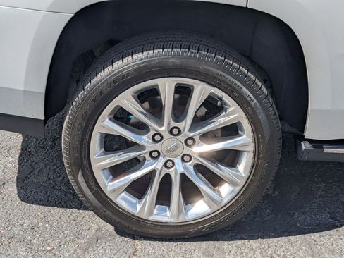 Used 2020 Cadillac Escalade Premium Luxury AWD/4WD image 13
