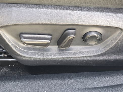 Used 2022 Toyota Camry SE image 16