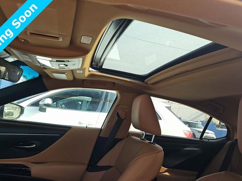 Used 2024 Lexus ES 300h w/ Premium Package image 10