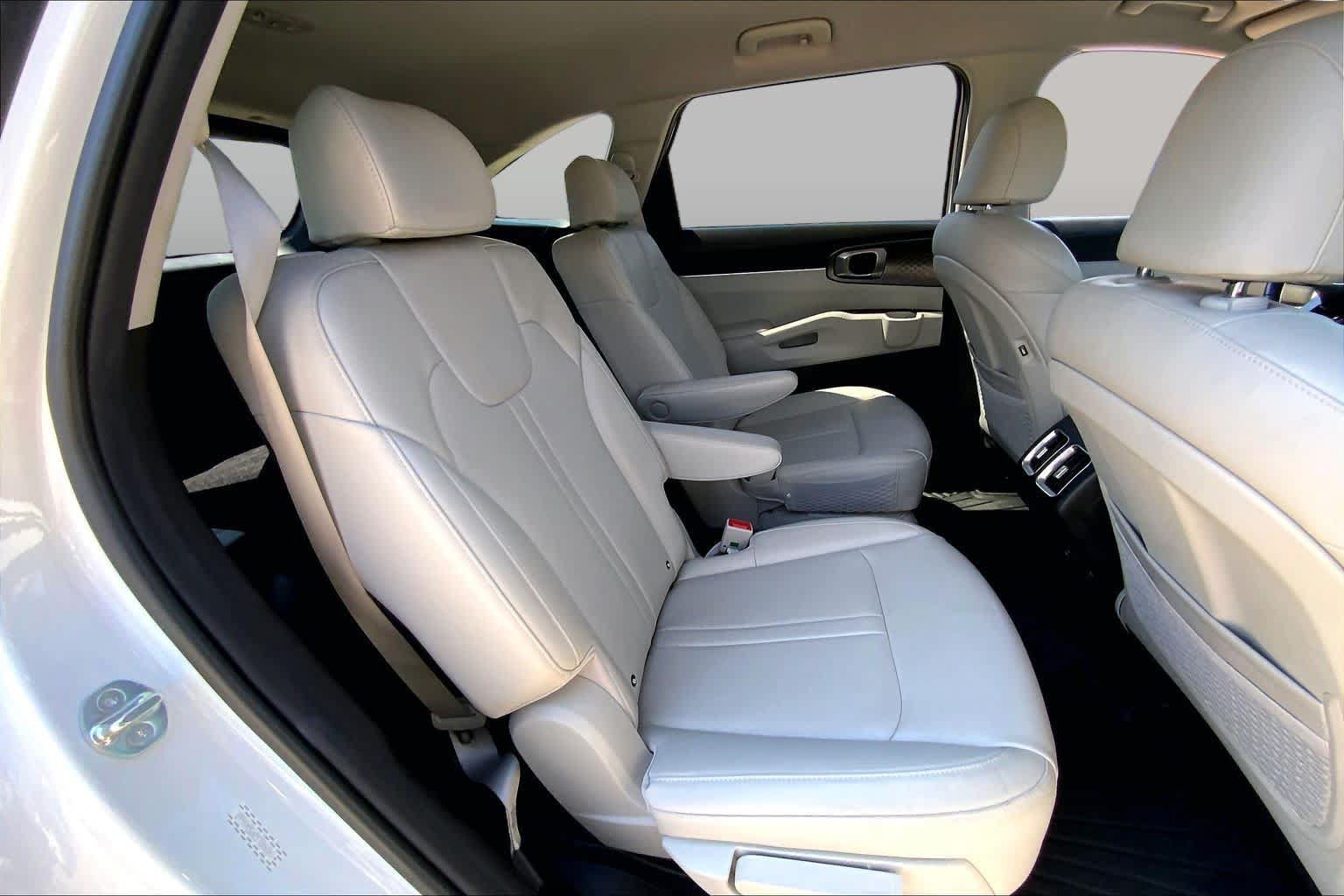 Used 2024 Kia Sorento EX AWD/4WD image 21