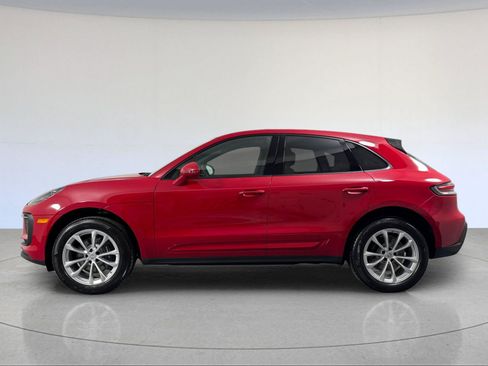 Certified 2026 Porsche Macan AWD/4WD image 2
