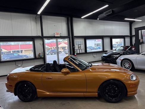 Used 2000 MAZDA MX-5 Miata image 16