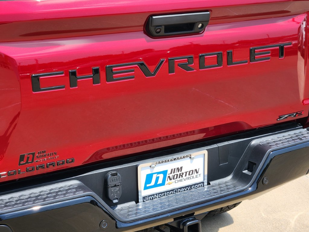 New 2026 Chevrolet Colorado ZR2 w/ Technology Package AWD/4WD image 7