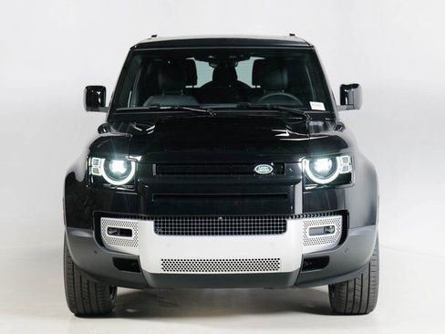 Used 2024 Land Rover Defender 90 S image 8